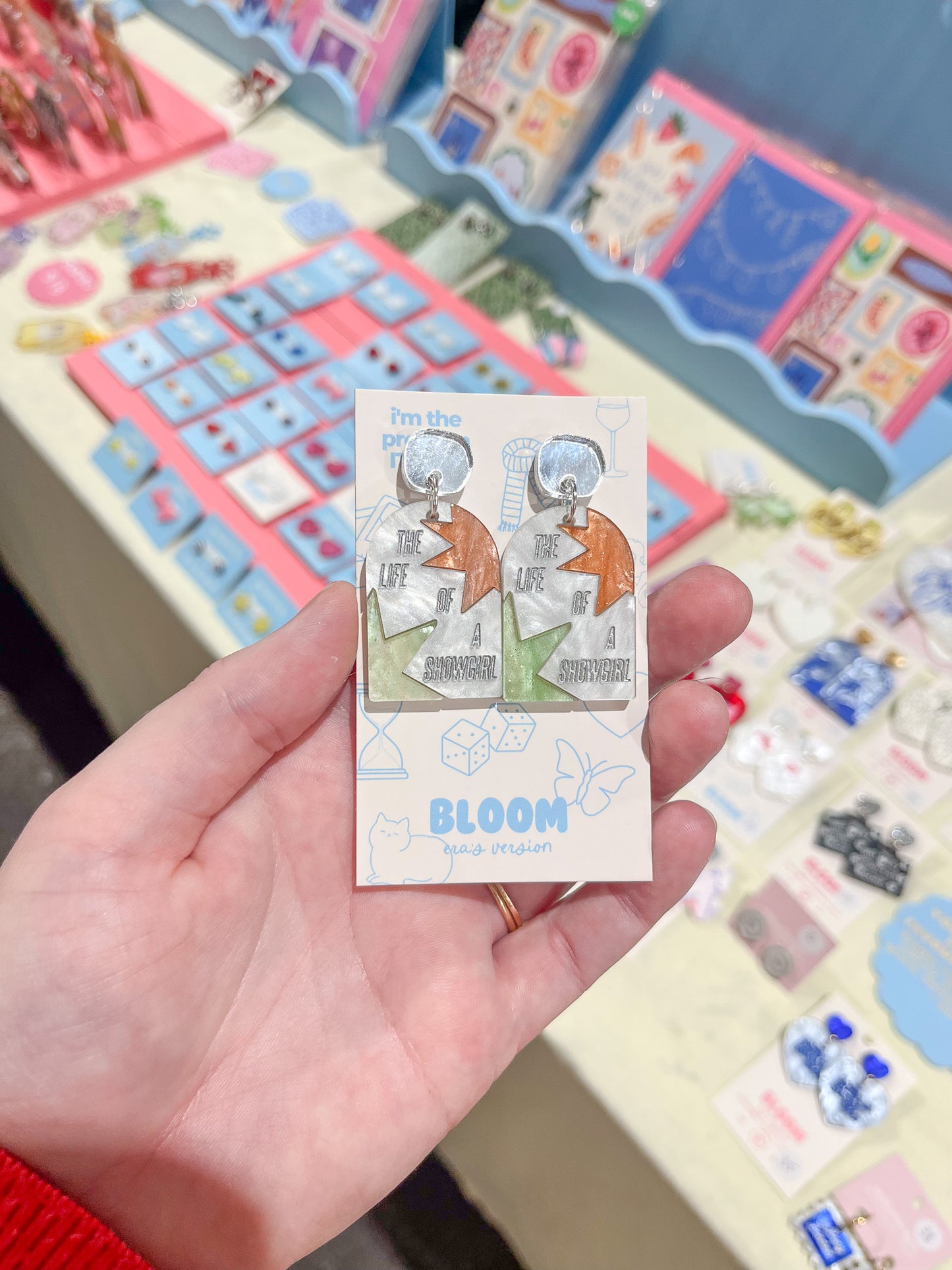 the life of a showgirl arch dangles