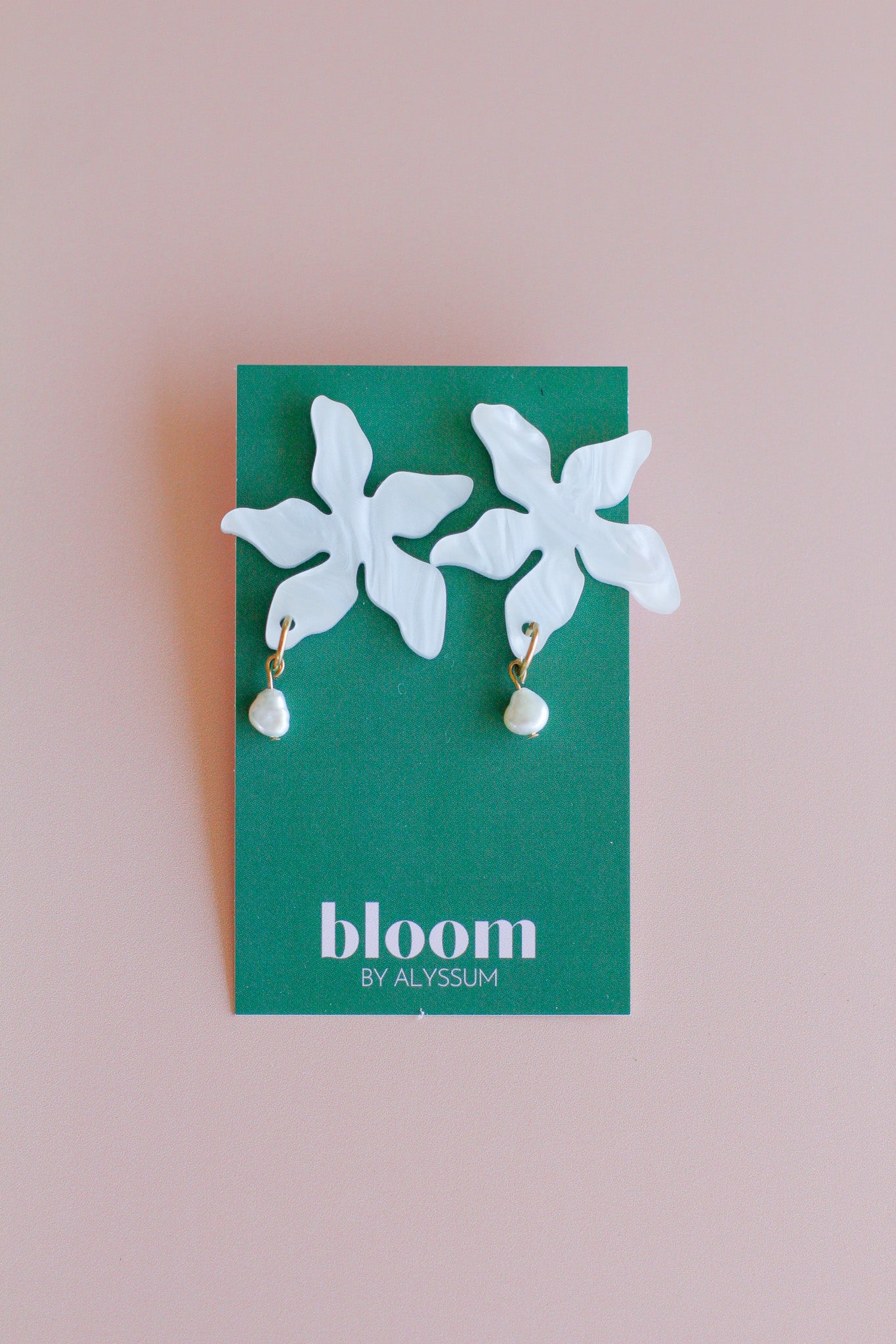 lucille - flower pearl studs