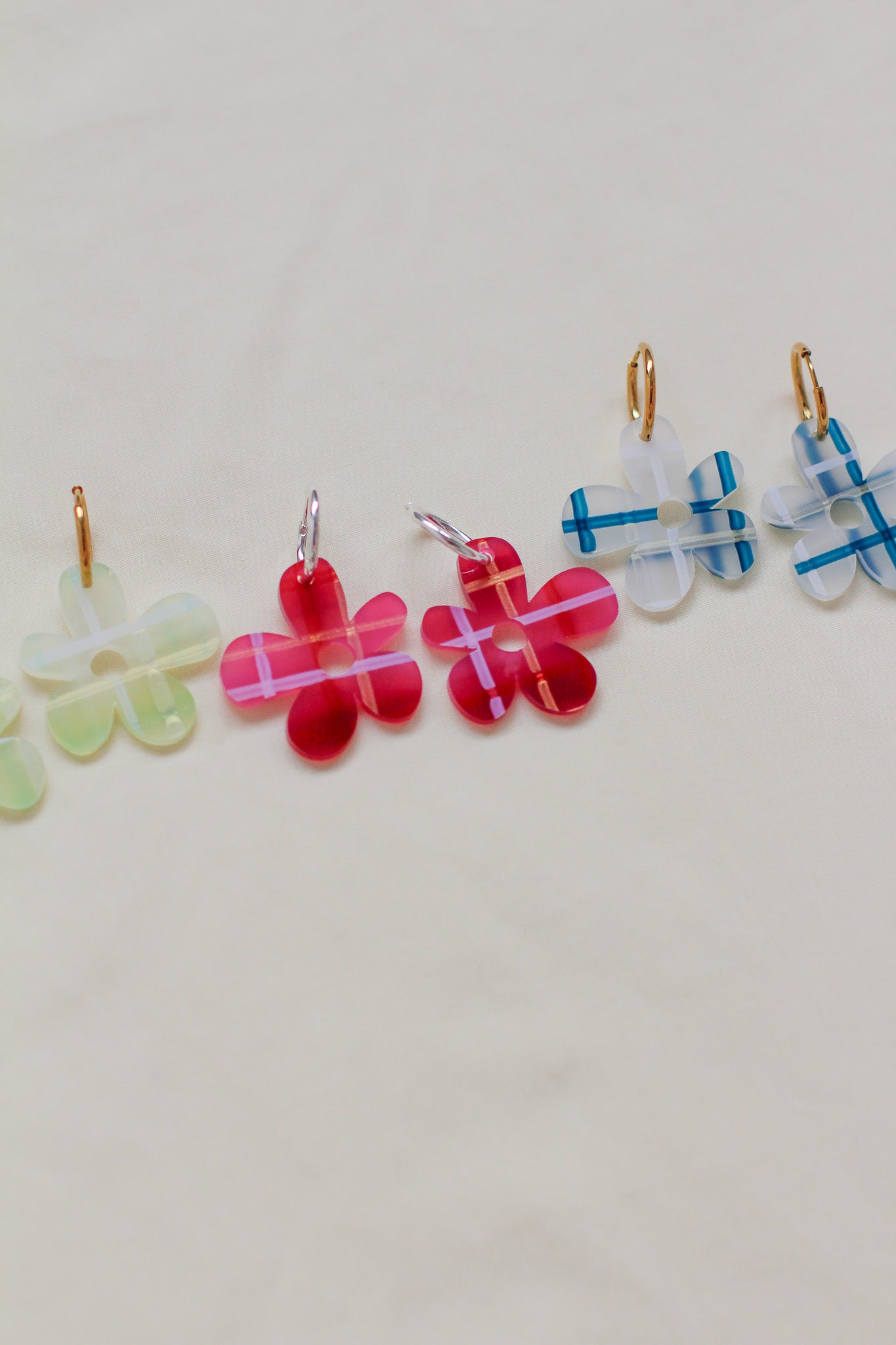 alicia - plaid flower hoop earrings