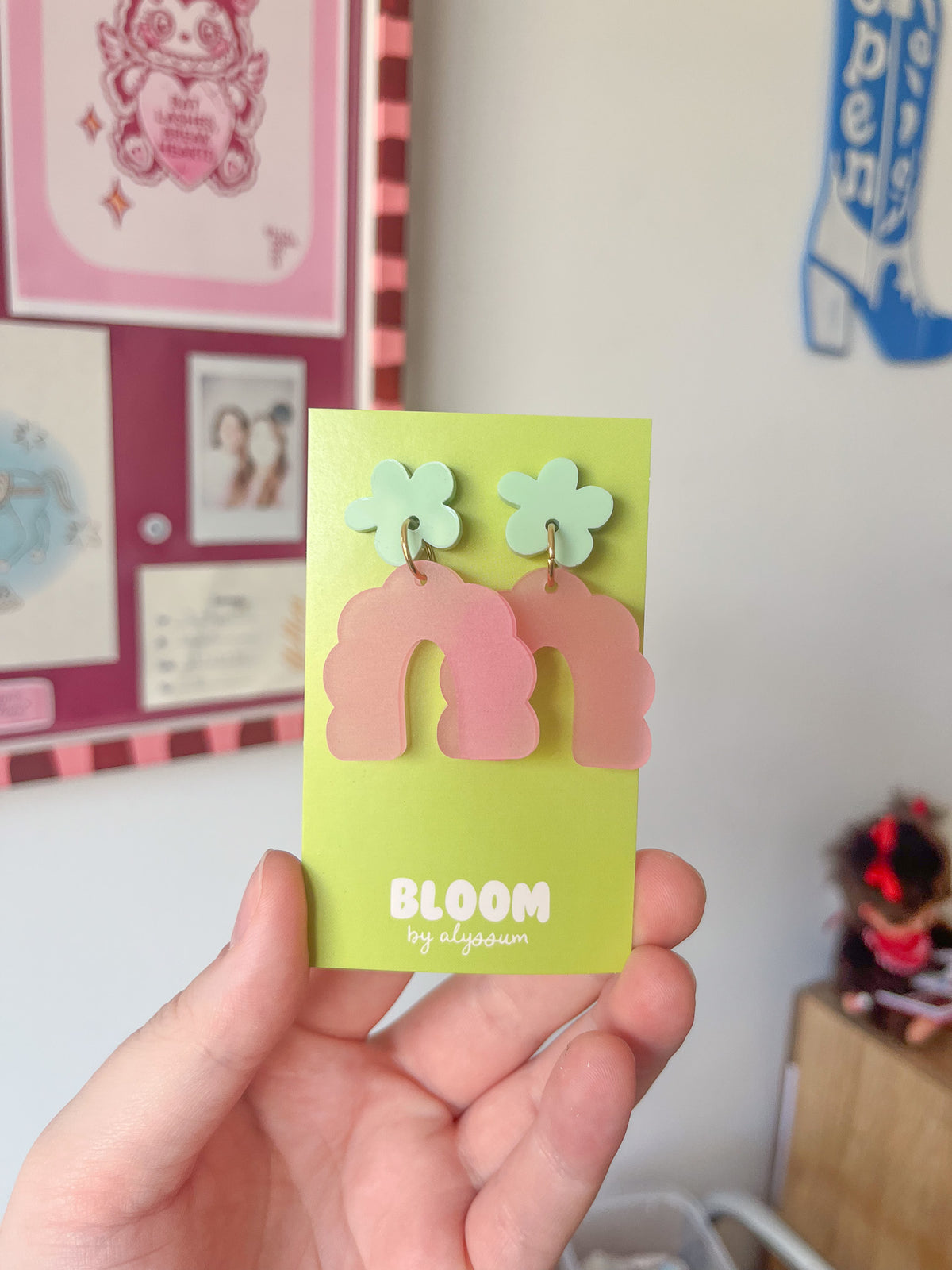 doris - flower arch dangle earrings