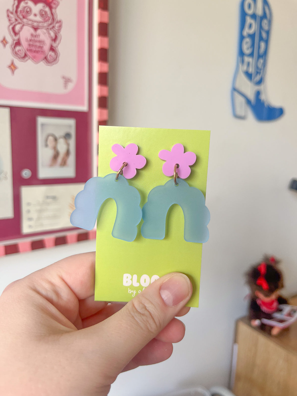 doris - flower arch dangle earrings