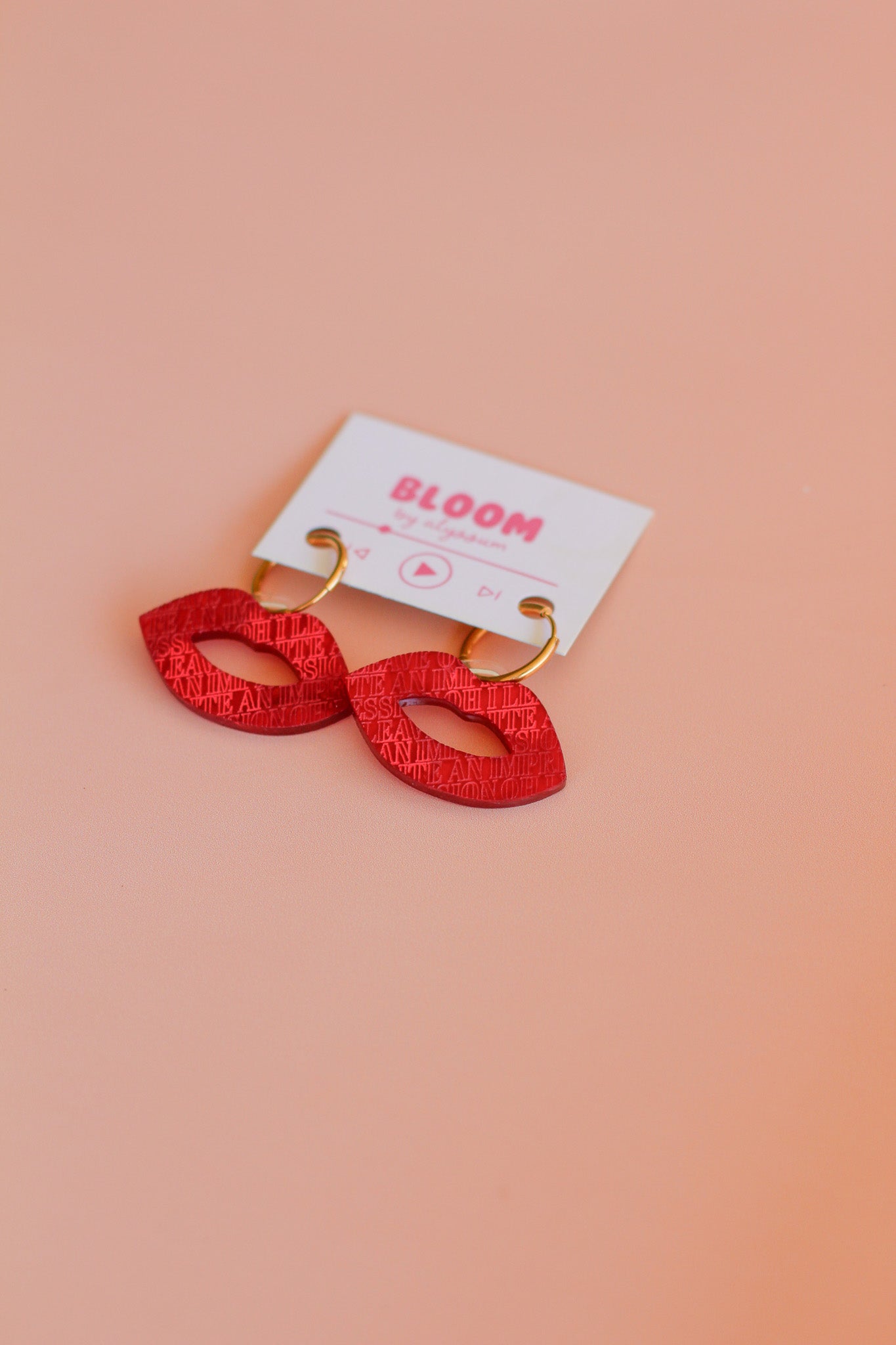 taste lip hoops