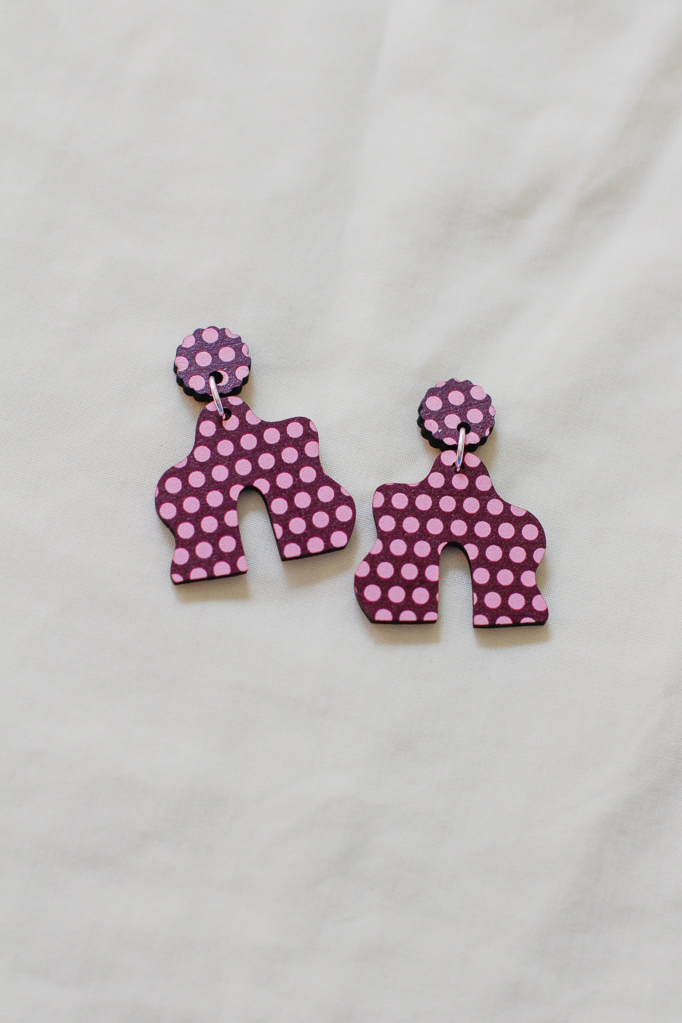 maple - patterned arch wooden dangle earrings