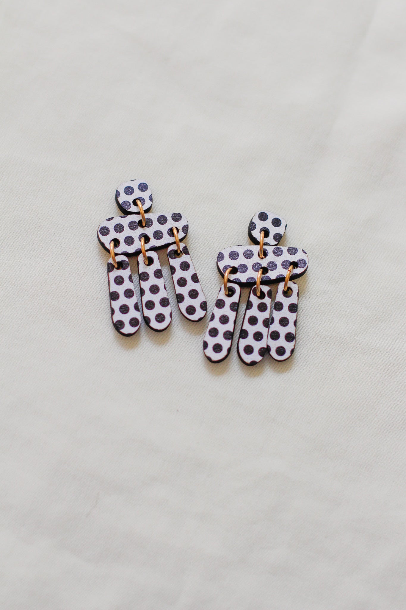 maple - patterned organic shape wooden dangle earrings