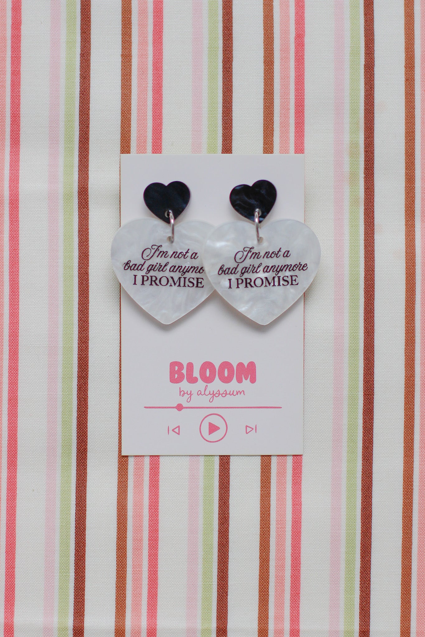 charli - wink wink heart dangle earrings