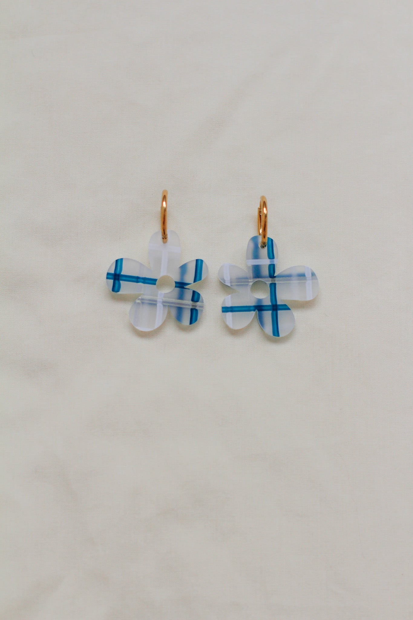 alicia - plaid flower hoop earrings